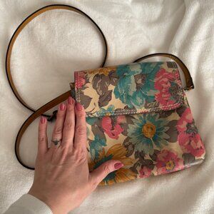 Patricia Nash Floral Pocketbook